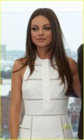 mila-kunis-justin-timberlake-friends-with-benefits-moscow-photo-call-02.jpg