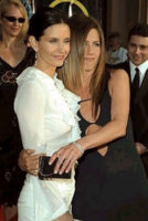 Jen & Courteney @ awards event March 2003 06.jpg