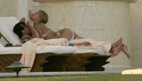 Anna Kournikova & Enrique Honeymoon sweet beach pics 1.jpg