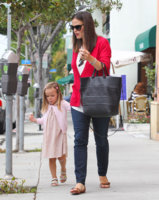 Jennifer+Garner+Takes+Seraphina+Hair+Salon+feE9-uACWl8l.jpg