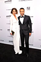 Chrissy+Teigen+amfAR+New+York+Gala+Kick+Off+uapiwsmvPm-x.jpg