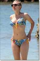 scarlett_johansson_bikini_011.jpg