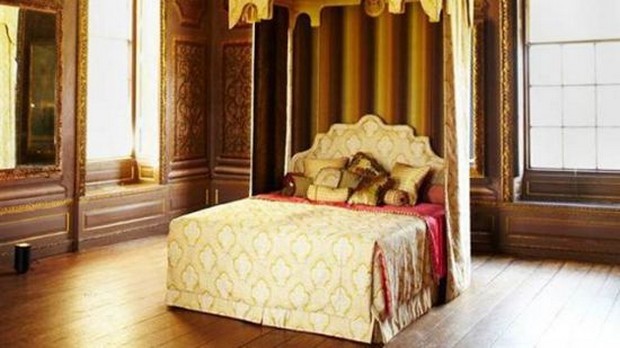 Royal-Bed-by-Savoir-Beds-1.jpg