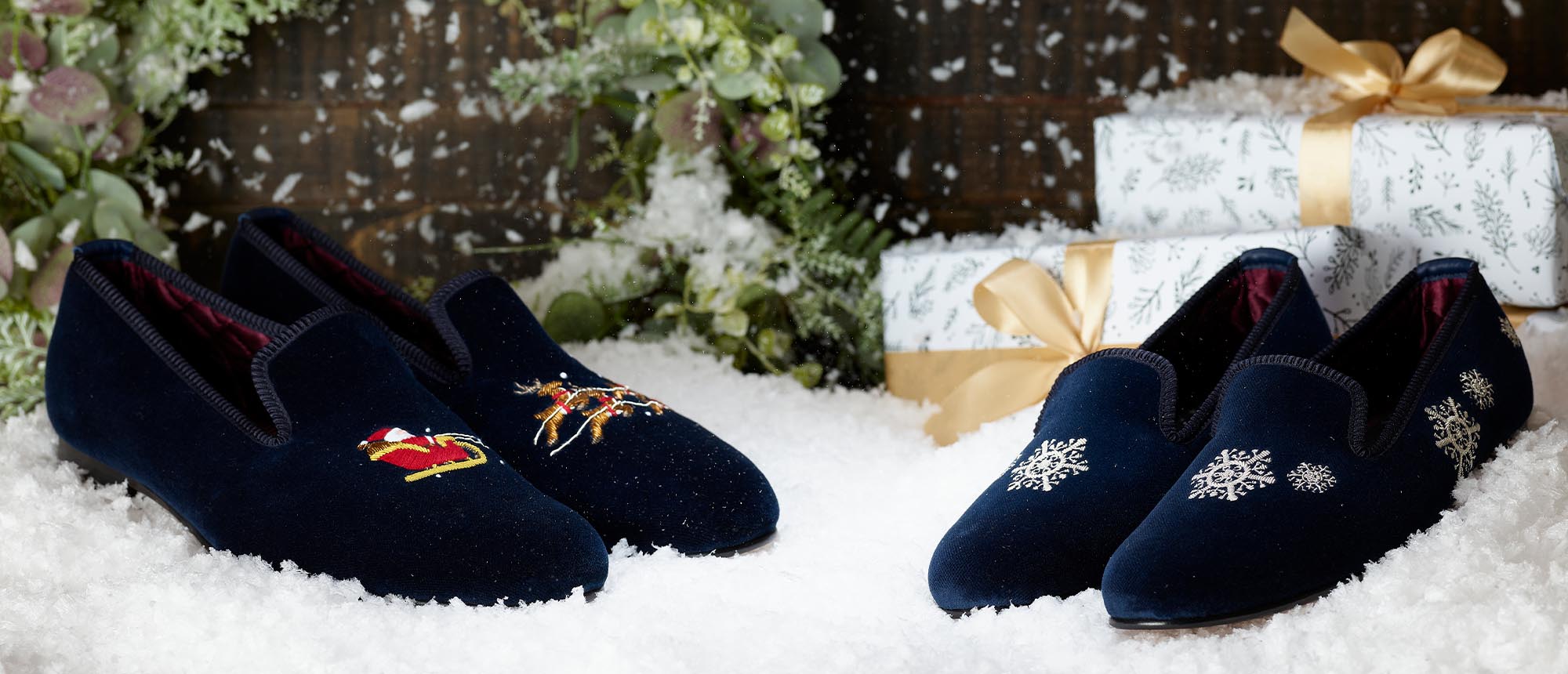 THE-ARTICLE-BANNER-christmas-slippers.jpg