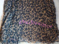 LV Leopard scarf 002.JPG
