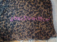 LV Leopard scarf 003.JPG