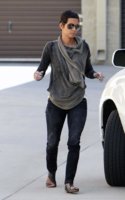 halle-berry-052410-7.jpg