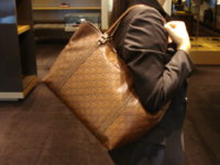 $769 Joy medium tote light brown guccissima lether 002.jpg