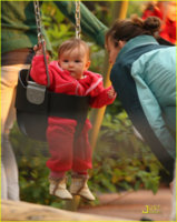 violet-seraphina-affleck-play-in-the-park-091.jpg