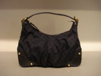 $629 Jockey med zip top hobo black gg 001.jpg
