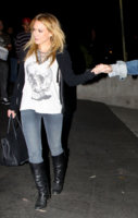 leaves_the_Hollywood_Bowl_after_seeing_Kings_of_Leon_perform_July_12_2010.jpg