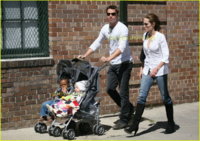 brad-angelina-zahara-shiloh-3.jpg