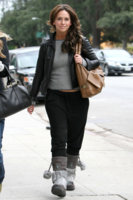 Getting_Her_Hair_Done_In_Studio_City_November_19_2010.jpg