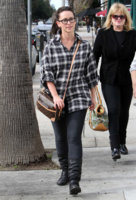 Out_in_Beverly_Hills_December_26_2010.jpg