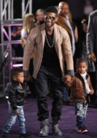 110208A1_USHER_B-GR_02.jpg