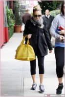Nicole_Leaving_a_gym_18_February_2011.jpg