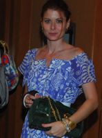 debra-messing-and-rebecca-minkoff-blind-date-clutch-gallery.png