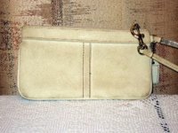 WhiteSuedeWristlet002.jpg