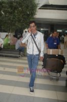 normal_Sonu Sood return from Toronto in Mumbai Airport on 27th June 2011 (9).JPG