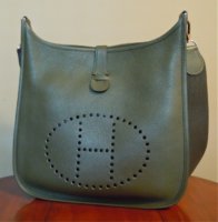 Evelyne GM II in vert olive clemence PHW.jpg