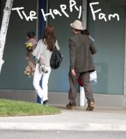 Angelina, Brad and the kids.jpg