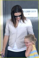 jennifer-garner-violet-school-ben-affleck-14.jpg