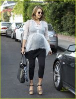 jessica-alba-baby-shower-06.jpg