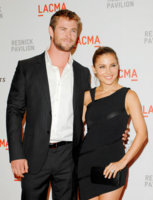 Chris-Hemsworth-and-Elsa-Pataky-pics.jpg