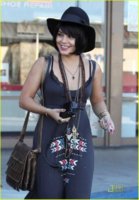 vanessa-hudgens-stella-camera-cuties-02.jpg