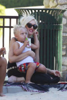 Rock+star+Gwen+Stefani+seen+son+Zuma+Rossdale+F3p5PXbDV6Al.jpg