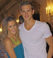 Er Courtney dating Matt fra Dallas