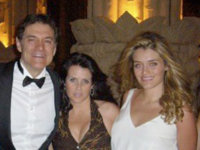 20090901-orig-daphne-oz-parents-290x218.jpg