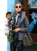 heidi-klum-and-gucci-suede-1973-medium-satchel-gallery.jpg