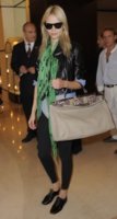 natasha-poly_green-skull-scarf_1.jpg