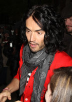 Russell+Brand-Alexander-Mcqueen-celtic-skull-scarf-2.jpg