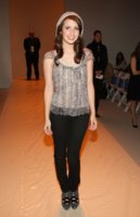 31829_Emma_Roberts_Celebrity_City_From_2008_81397_123_1094lo.jpg