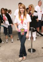 34006_Emma_Roberts_Celebrity_City_Pre_2008_11623_123_383lo.jpg
