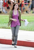 43153_Preppie_-_Emma_Roberts_on_the_Valentines_Day_set_in_Los_Angeles_-_July_29_2009_0691_122_52.jpg