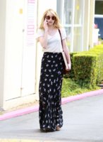 42754_Preppie_Emma_Roberts_out_in_West_Hollywood_1_122_555lo.jpg