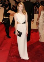 20784_Tikipeter_Emma_Roberts_Savage_Beauty_Gala_013_123_738lo.jpg