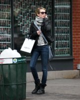 51447_Preppie_Emma_Roberts_walking_through_the_West_Village_7_122_55lo.jpg