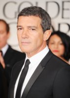 69th-annual-golden-globe-awards-20120115-170701-736.jpg