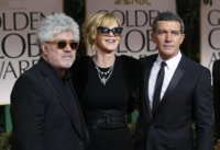2012-01-16T012120Z_2053123572_GM1E81G0Q7501_RTRMADP_3_GOLDENGLOBES.JPG