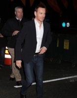 Michael-Fassbender-Out-in-NYC-4-435x580.jpg