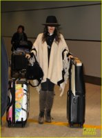 hayden-christensen-rachel-bilson-airport-09.JPG