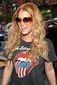 jessica-simpson-rolling-stone-t-shirt-02.jpg