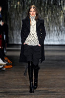 ALTUZARRA-FALL-2012-RTW-PODIUM-005_runway.jpg