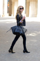 chloe1.jpg