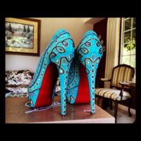 christain-louboutin-bollywood-bollywoody-india-indian-turquoise-blue-teal-pink-nude-suede-pump-c.jpg