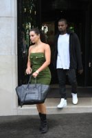 kim-kardashian-and-kanye-west-enjoy-paris-with-a-celine-phantom-luggage-tote-003.jpg